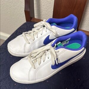Nike White and Purple Athletic Shoes Classic Design